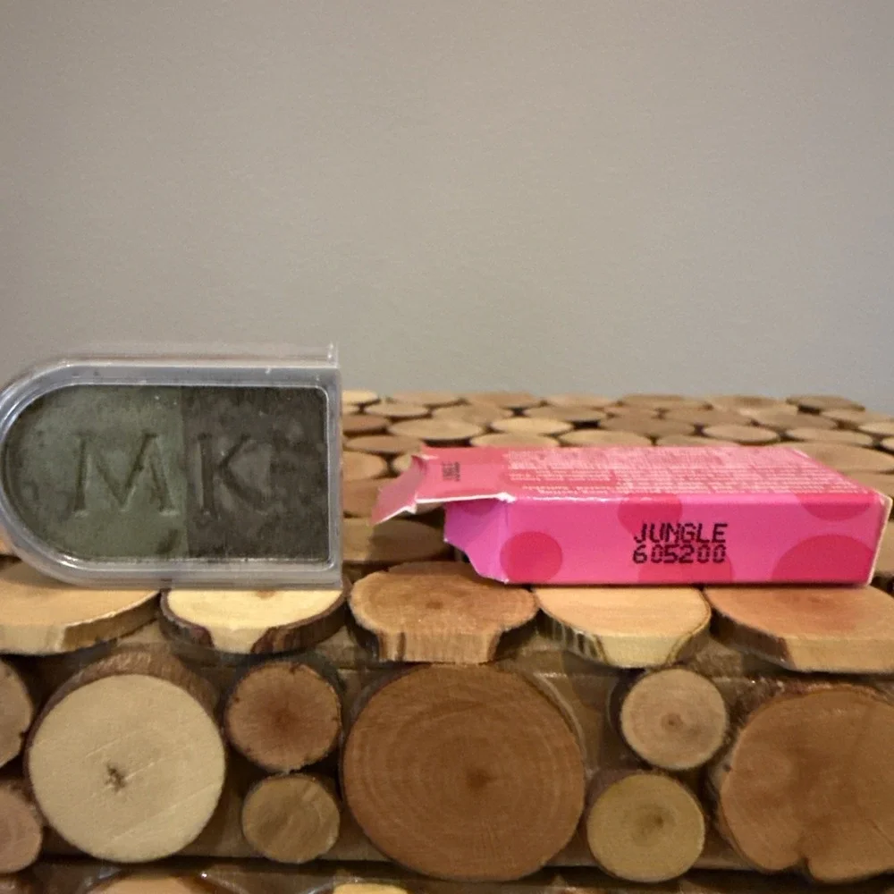 Mary‎ Kay MK Signature Eye Color JUNGLE 0.09oz Discontinued DAMAGED